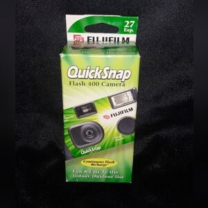Fuji Film Disposable Camera Quick Snap Flash 27 Exposure 400 Speed Expired 6/08